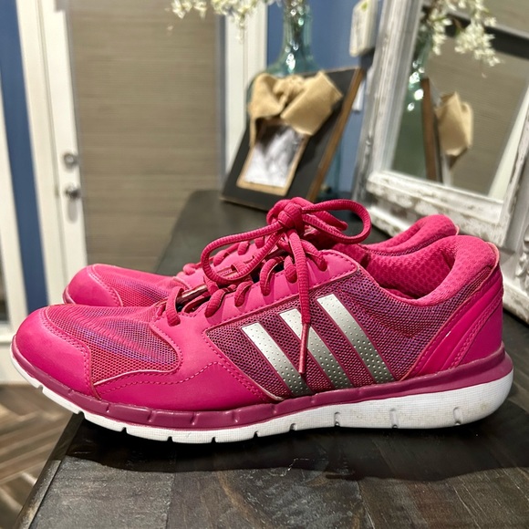 hot pink adidas tennis shoes